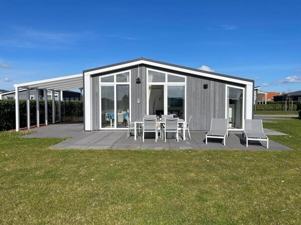 Chalet In Zeeland By Scenic Pond - Wemeldinge