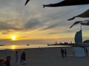 Rumah | 2 kamar tidur dan dilengkapi dengan perabotan berbeda-beda