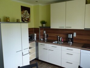 Private kitchen - Holiday Apartment With a Terrace (Bremerhaven)