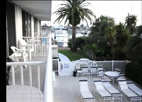2 Bedroom Waterfront Pool Side!