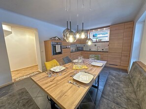Apartment | Dining - Apartment in Untertauern Near Ski Slopes (Untertauern)