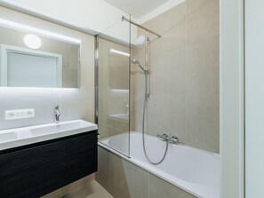Apartment | Bathroom - Alexander 0001 Apartment With sea View (De Haan)