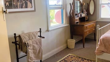 4 bedrooms, iron/ironing board, travel crib, free WiFi