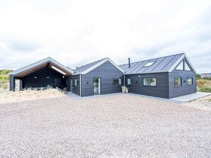House | Exterior - 10 Person Holiday Home in Henne (Henne)