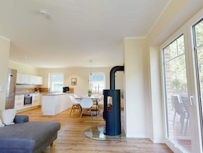Apartment | Private kitchen | Oven - Holiday Home Small Island (Fehmarn)