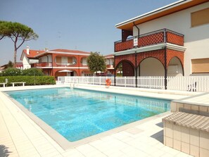 Pool - Villa in Caorle Near Spiaggia Tartaruga (Caorle)