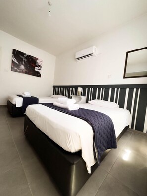 Iron/ironing board, free cribs/infant beds, free WiFi, bed sheets - Olive Island (Larnaca)