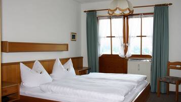 1 slaapkamer, een strijkplank/strijkijzer, gratis wifi, beddengoed