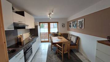 House | Dapur peribadi | Cerek elektrik, pembakar roti