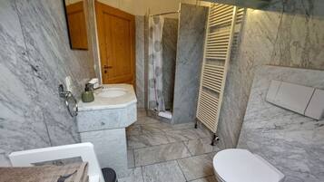 House | Bathroom