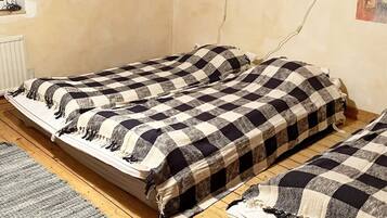 Rumah | 6 kamar tidur dan dilengkapi dengan perabotan berbeda-beda