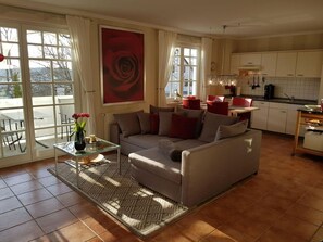 Living area - Modern Apartment Near Seabeach (Binz)
