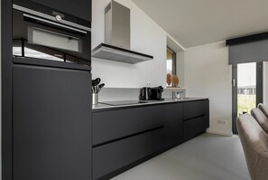 Réfrigérateur, four, plaque de cuisson, lave-vaisselle