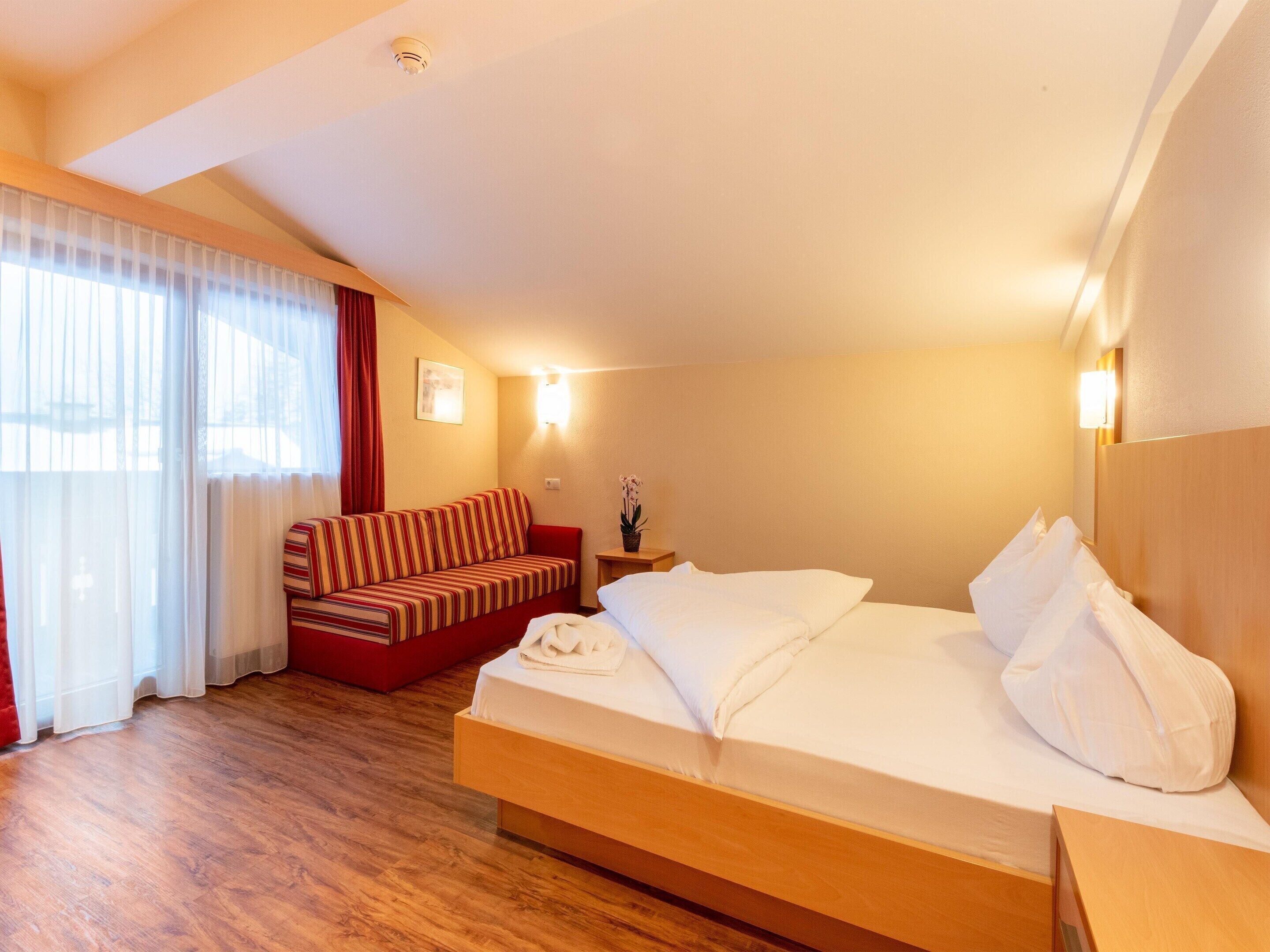 House | 1 bedroom, individually furnished, bed sheets