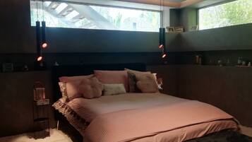 3 bedrooms, individually furnished, bed sheets