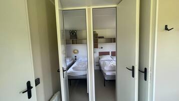 House | 2 bedrooms, individually furnished, bed sheets