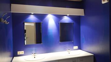 Villa | Bathroom | Shower