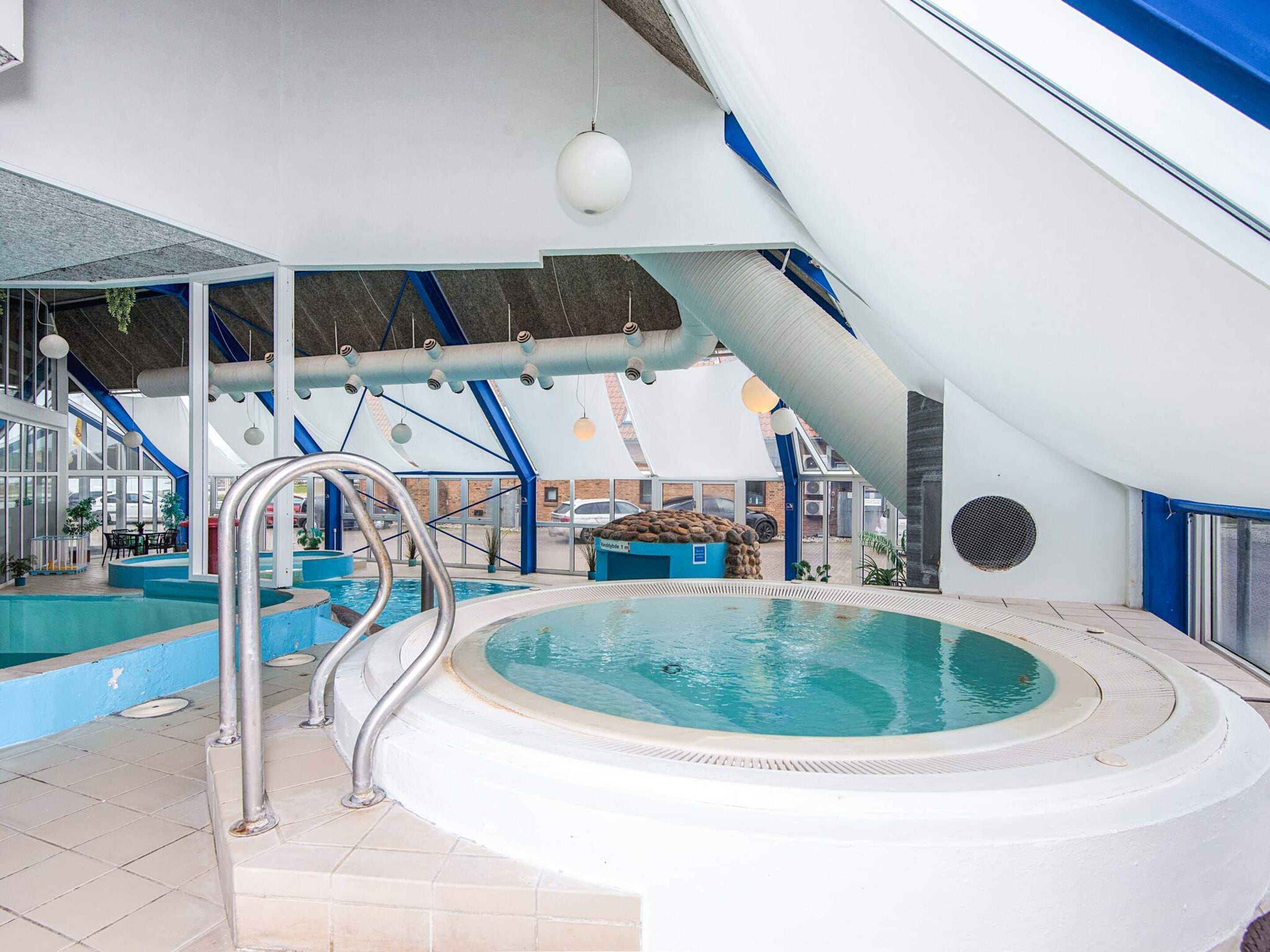 Apartment | Pool | Indoor pool, outdoor pool