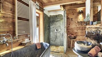 Ferienhaus | Badezimmer | Badewanne