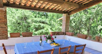 Delightful Holiday Home in Fulgatore With Swimming Pool