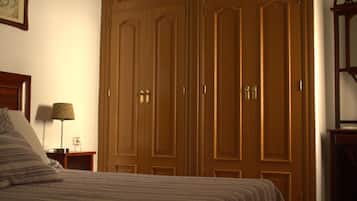 Apartment | 4 bedrooms, bed sheets