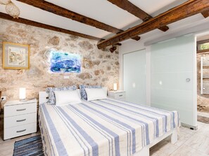 Apartment | 2 bedrooms, individually furnished - Stylishly Decorated Apartment With Private Terrace (Punat)