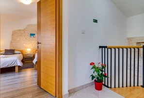 2 habitaciones, cuna de viaje, wifi gratis y ropa de cama 