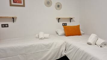 3 bedrooms, iron/ironing board, WiFi (free), bed sheets