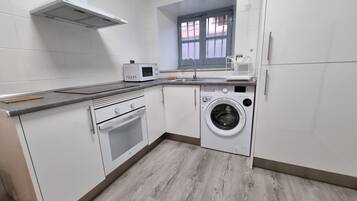 Fridge, microwave, oven, coffee/tea maker