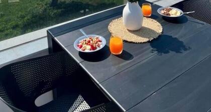 Blizina Mora II Modern Retreat