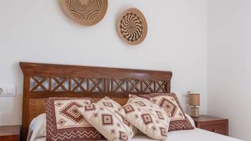 Apartment | 2 bedrooms, individually furnished, iron/ironing board, bed sheets