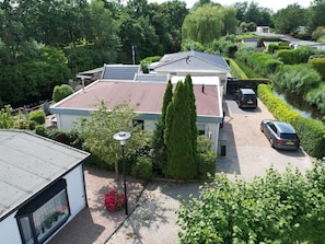 Bungalow | Exterior - Bungalow in Makkum Near Lake Beach (Makkum)