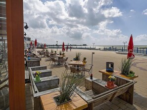 Bungalow | Exterior - Bungalow in Makkum Near Lake Beach (Makkum)