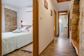 3 bedrooms, iron/ironing board, travel cot, free WiFi