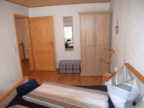 House | 2 bedrooms, individually furnished, bed sheets