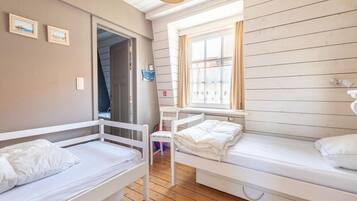 House | 3 bedrooms, individually furnished