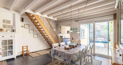 Seaside Charm & Privacy