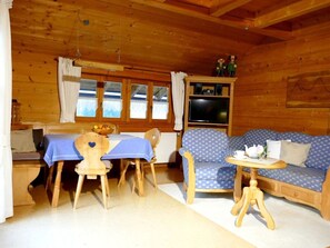 House | Dining - Malerhausl Modern Retreat (Schoenau am Koenigssee)