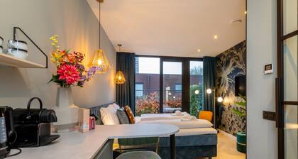 Romantic Getaway With Garden