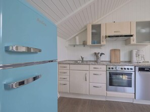 Apartment | Private kitchen | Oven