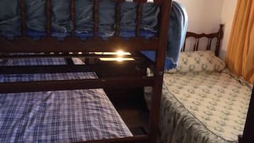 House | 3 bedrooms, bed sheets