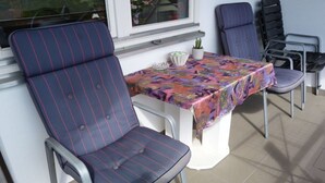 Outdoor dining - Schober Modern Retreat (Hohenfels)