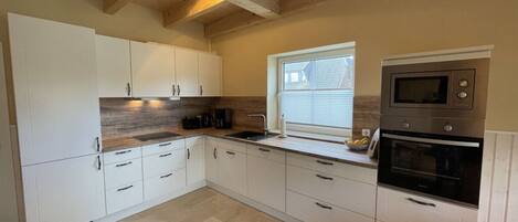 Ferienhaus | Eigene Küche | Ofen, Wasserkocher, Toaster