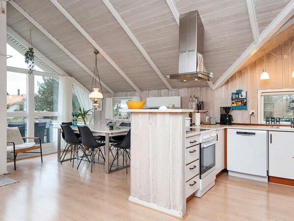 House | Private kitchen - 6 Person Holiday Home in Ebeltoft (Ebeltoft)