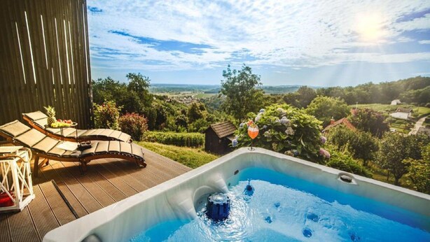 Unclassified image, 1 of 44, button - La Mia Storia With Hot tub (Beretinec)