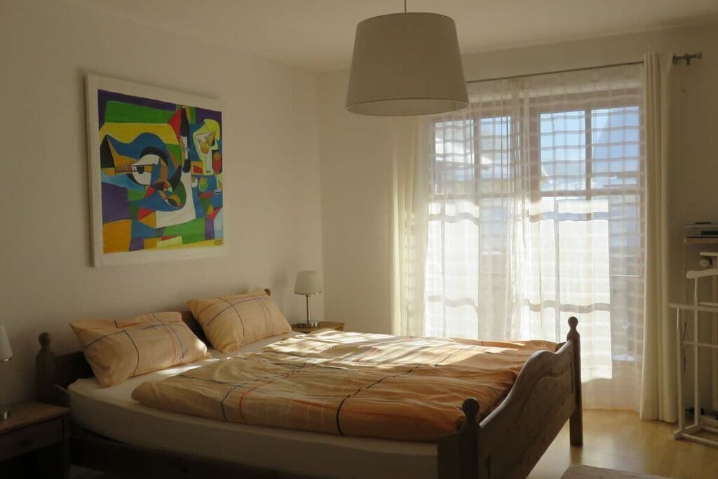 3 slaapkamers, een strijkplank/strijkijzer, gratis wifi, beddengoed