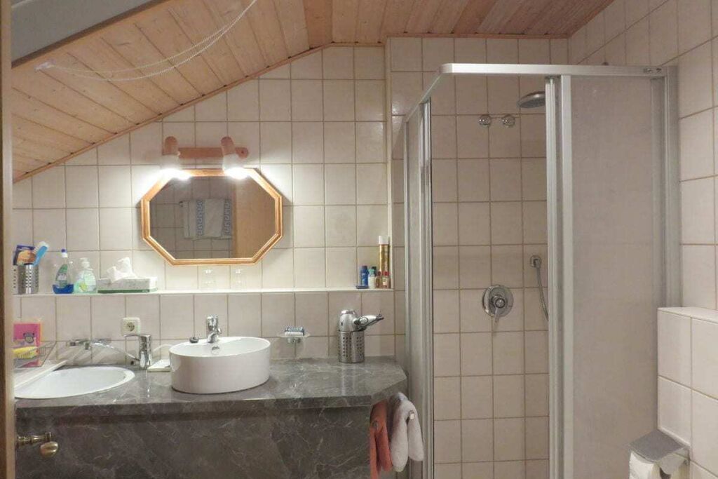 Douche, sèche-cheveux