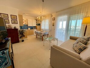 Living room - Seaview Caorle Apartment With Pool (Caorle)