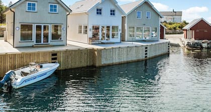 6 Person Holiday Home in Averoy