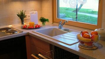 House | Private kitchen | Oven, electric kettle, toaster